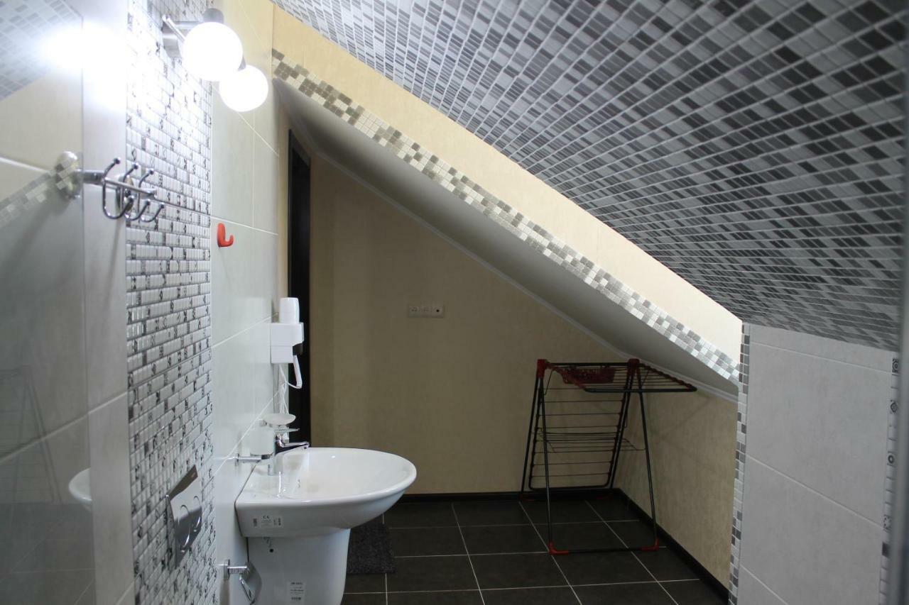 Hotel Lion Ureki Bagian luar foto